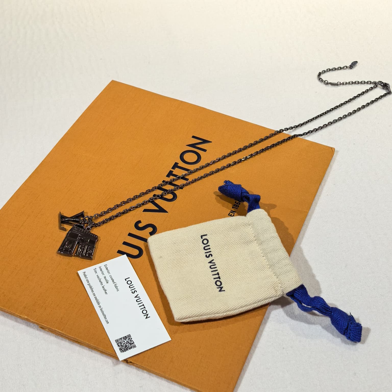 98%NEW二手LV項鍊,M68262, 古銀色金屬, Collier Arc LV Initial City Necklace, 男女同款, #香榭站正品