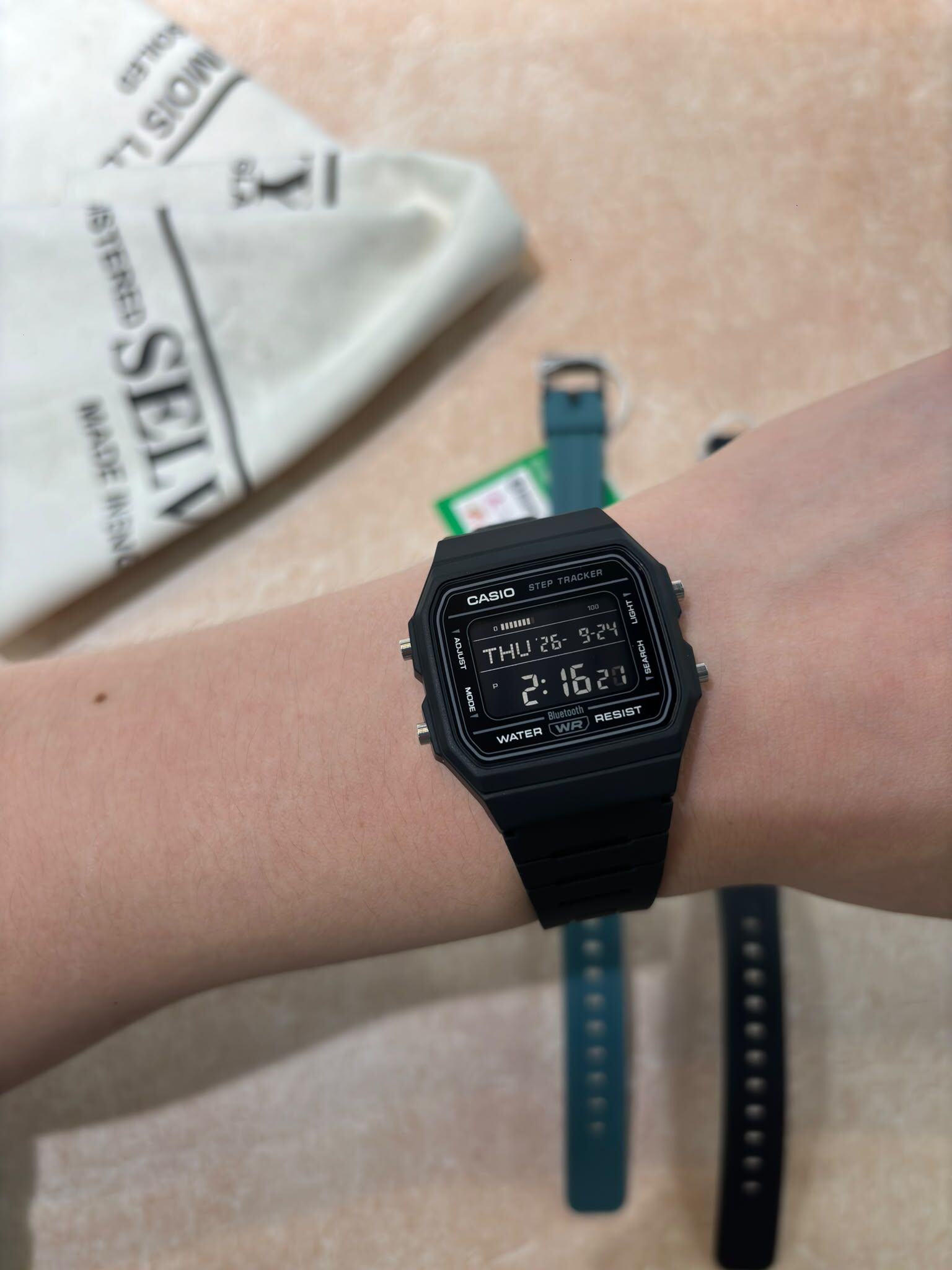 Casio F-B100W-1B