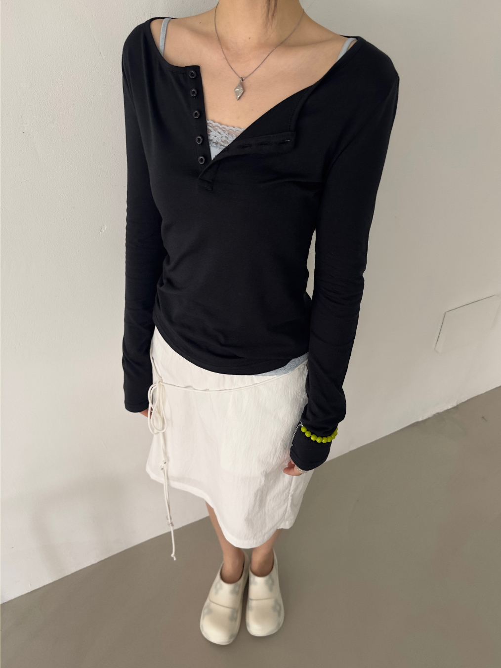 Portrait Seoul Breeze CottonModal Button T-shirts 26-TOP-003