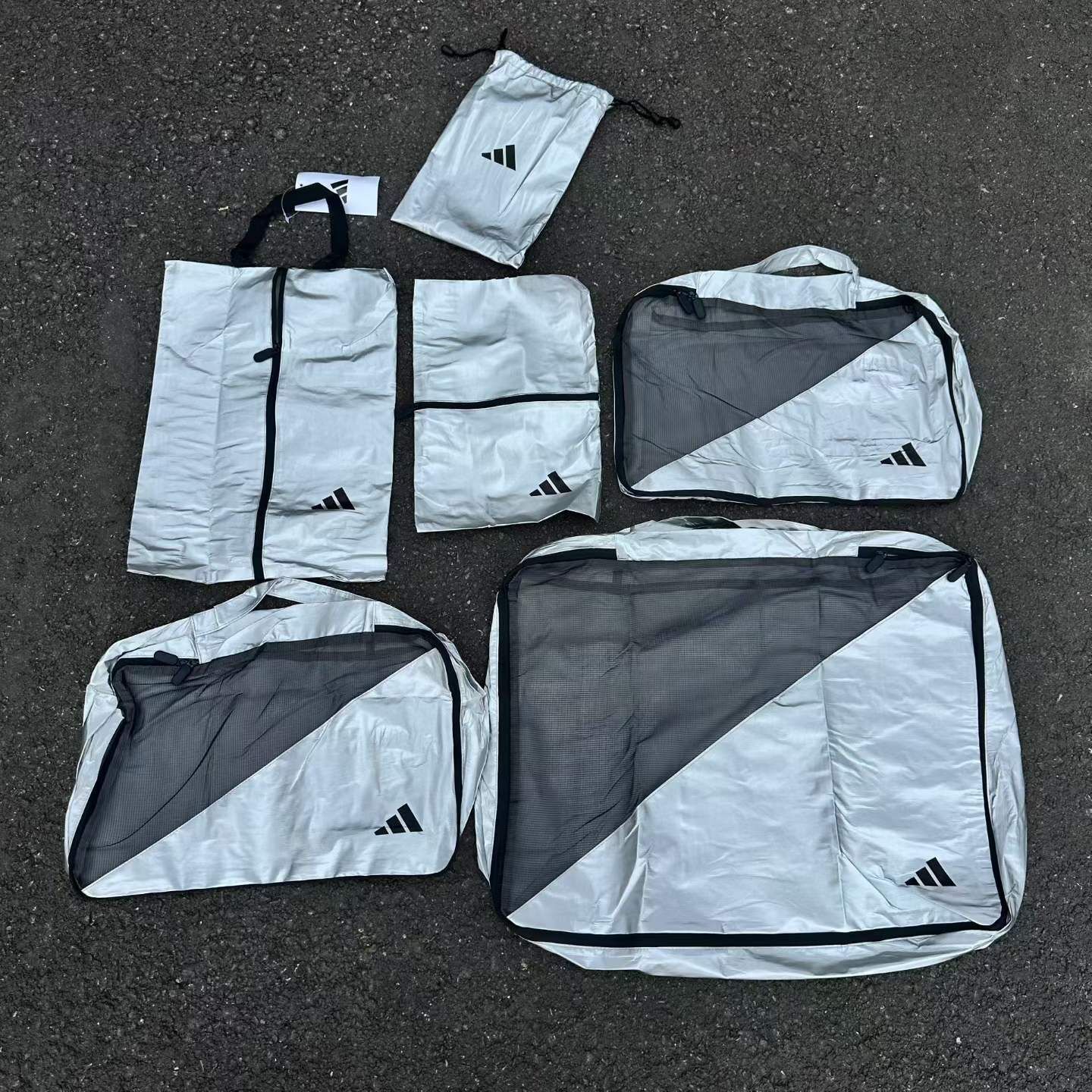 #預購 Adidas 銀色旅行收納袋 盥洗收納袋 五件組 2款隨機出貨