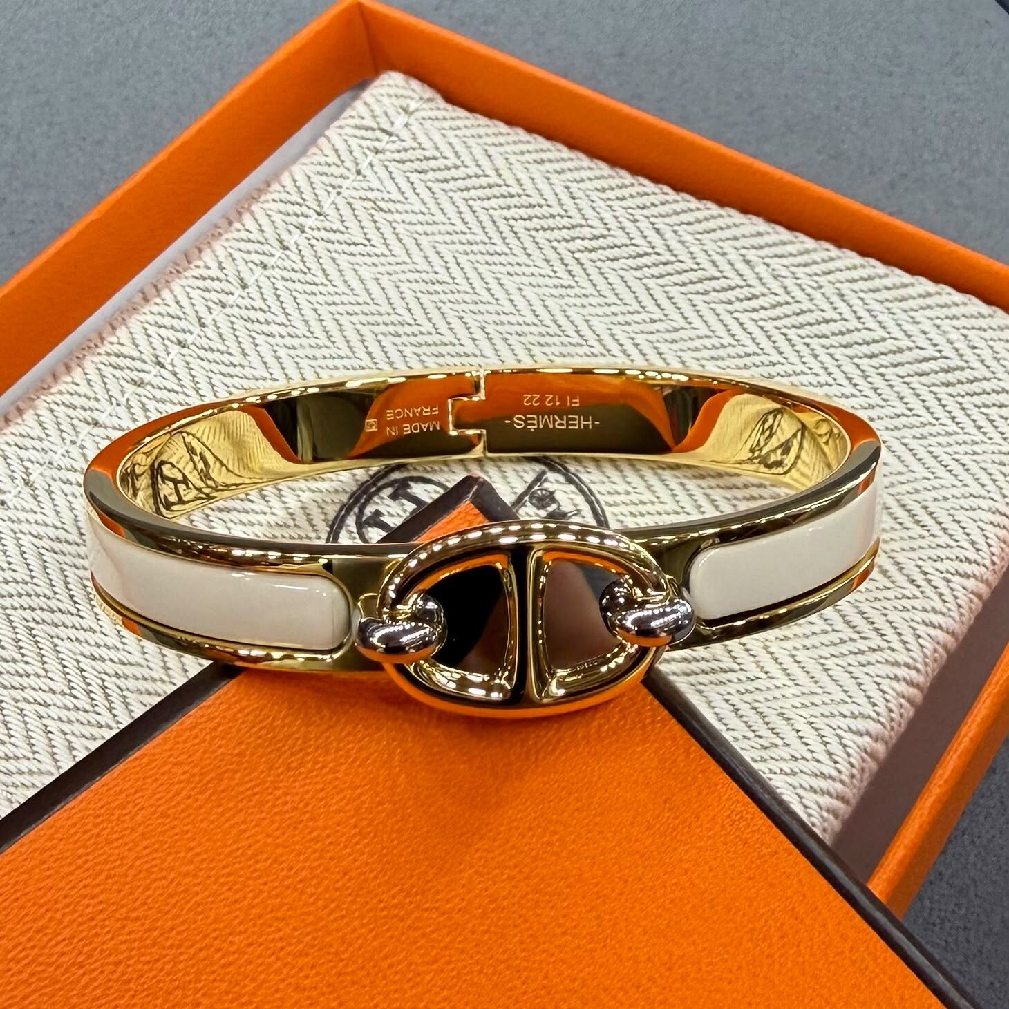 閑置品 HERMES BRACELET PM 奶油白金扣豬鼻扣 #愛馬仕手鐲