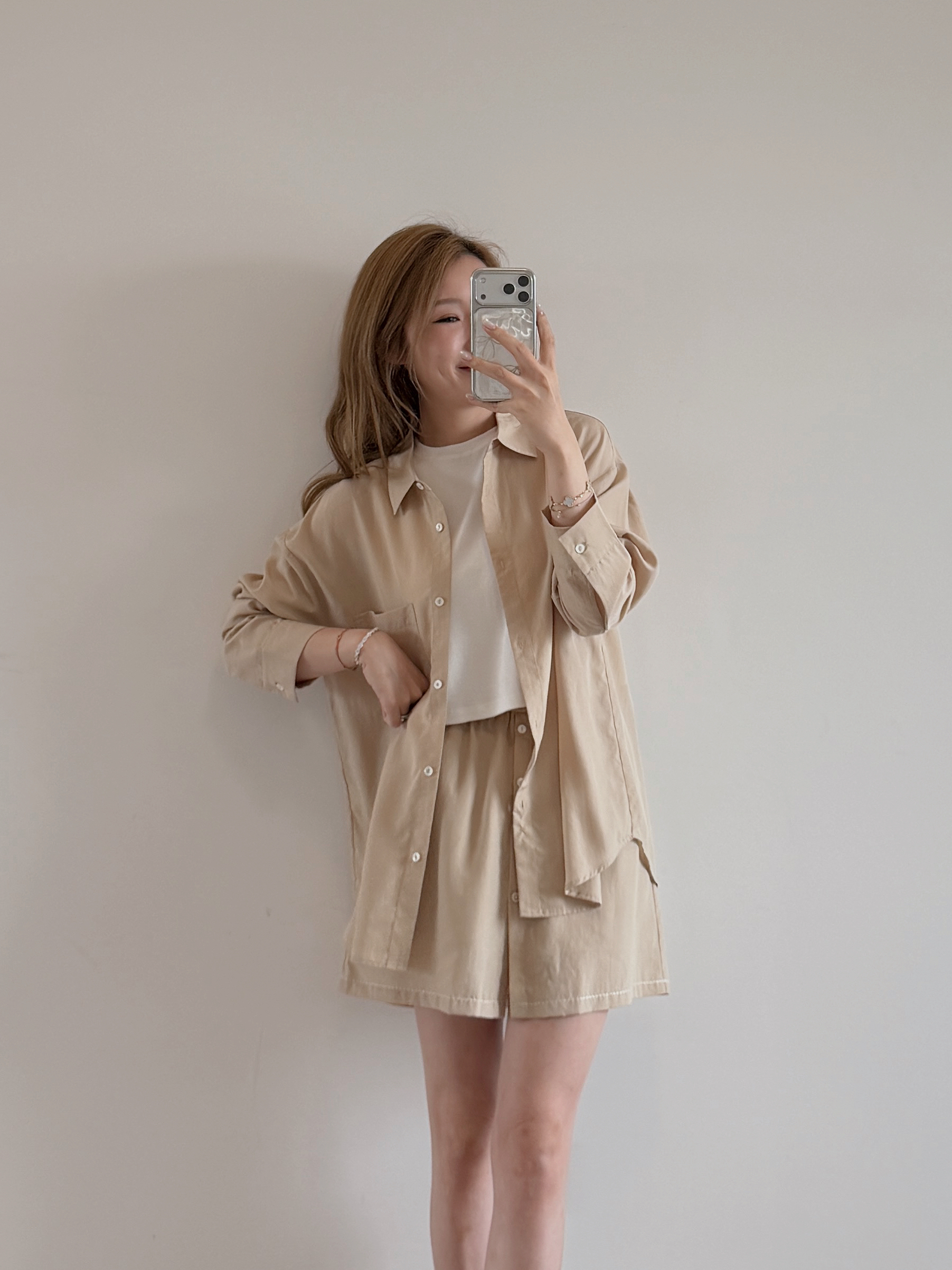 現貨 7498 卡其杏明線軟滑襯衫短裙套裝(Premium Fabric)