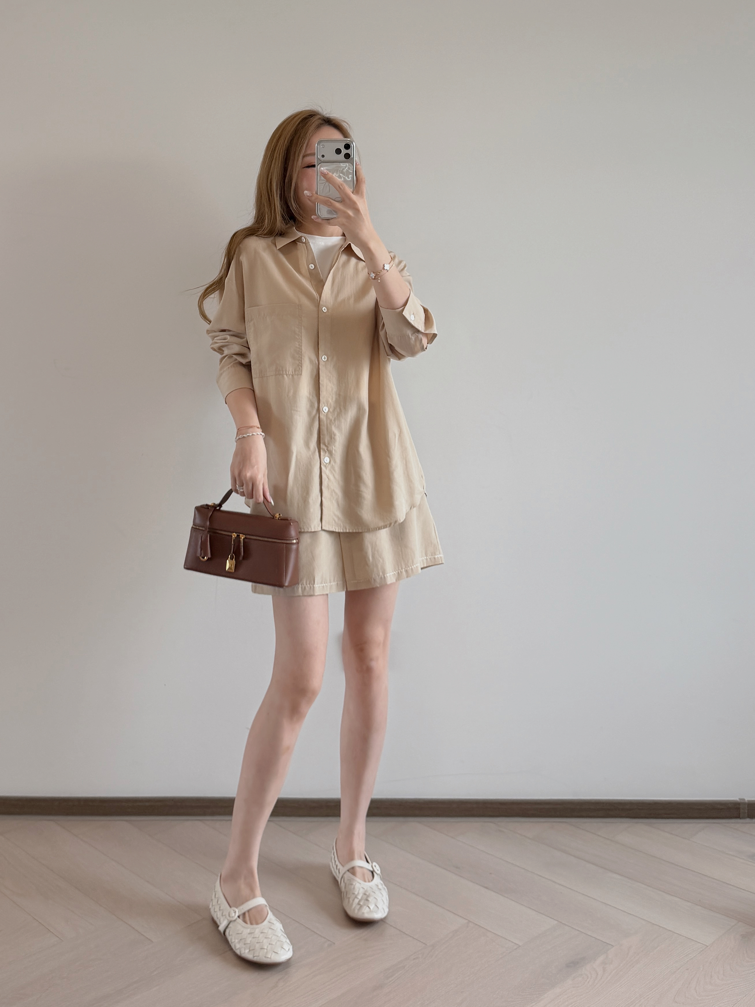 現貨 7498 卡其杏明線軟滑襯衫短裙套裝(Premium Fabric)