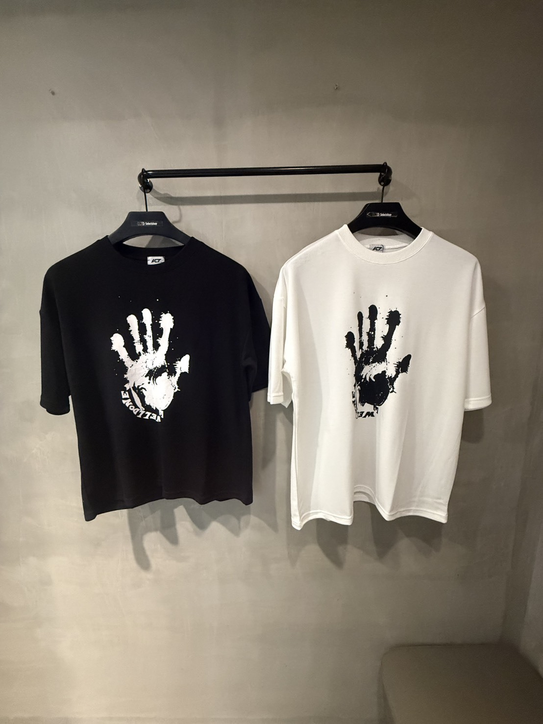 AA24街頭手印短T
