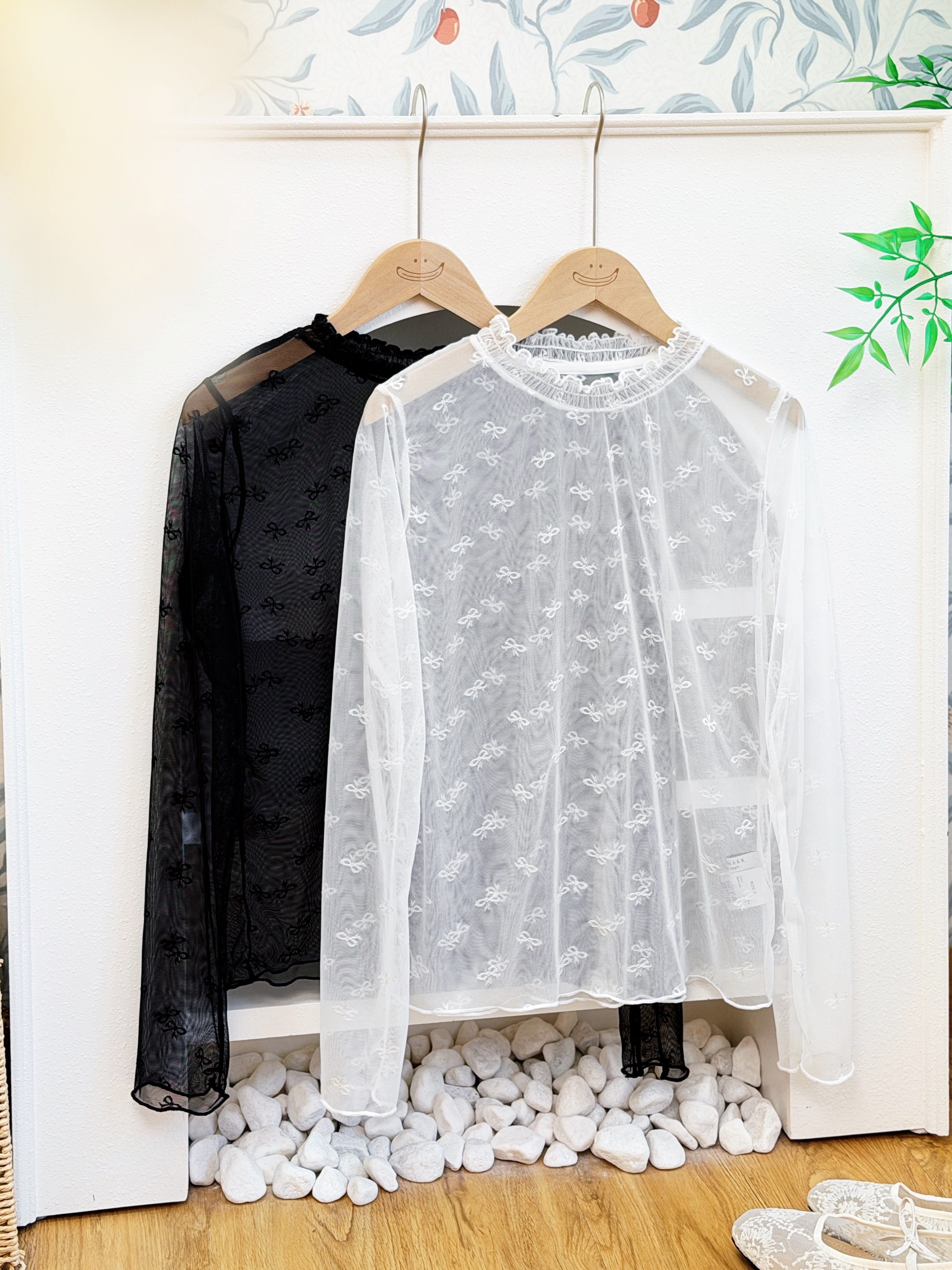 兩色 / 網紗小蝴蝶結透膚長袖上衣 / Bow Pattern Sheer Mesh Frill Neck Top