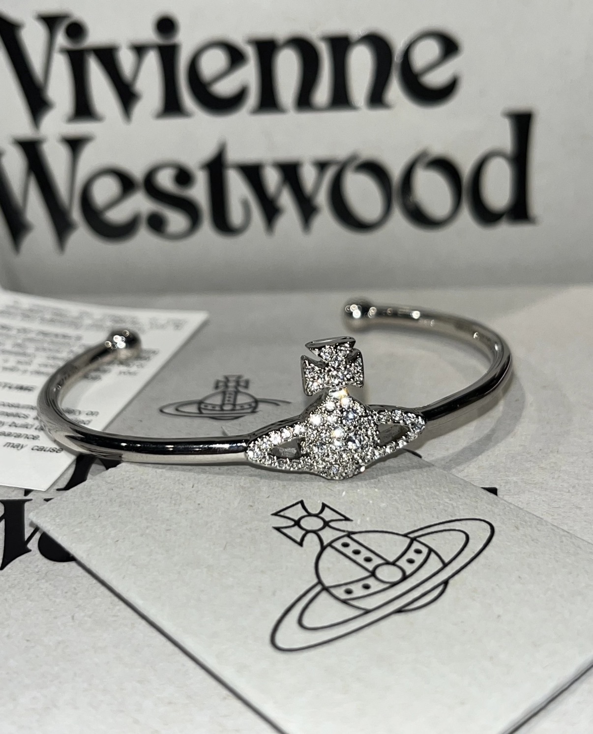 <仙女的飾品✨> Vivienne Westwood Grace 土星滿鑽 開口手鐲