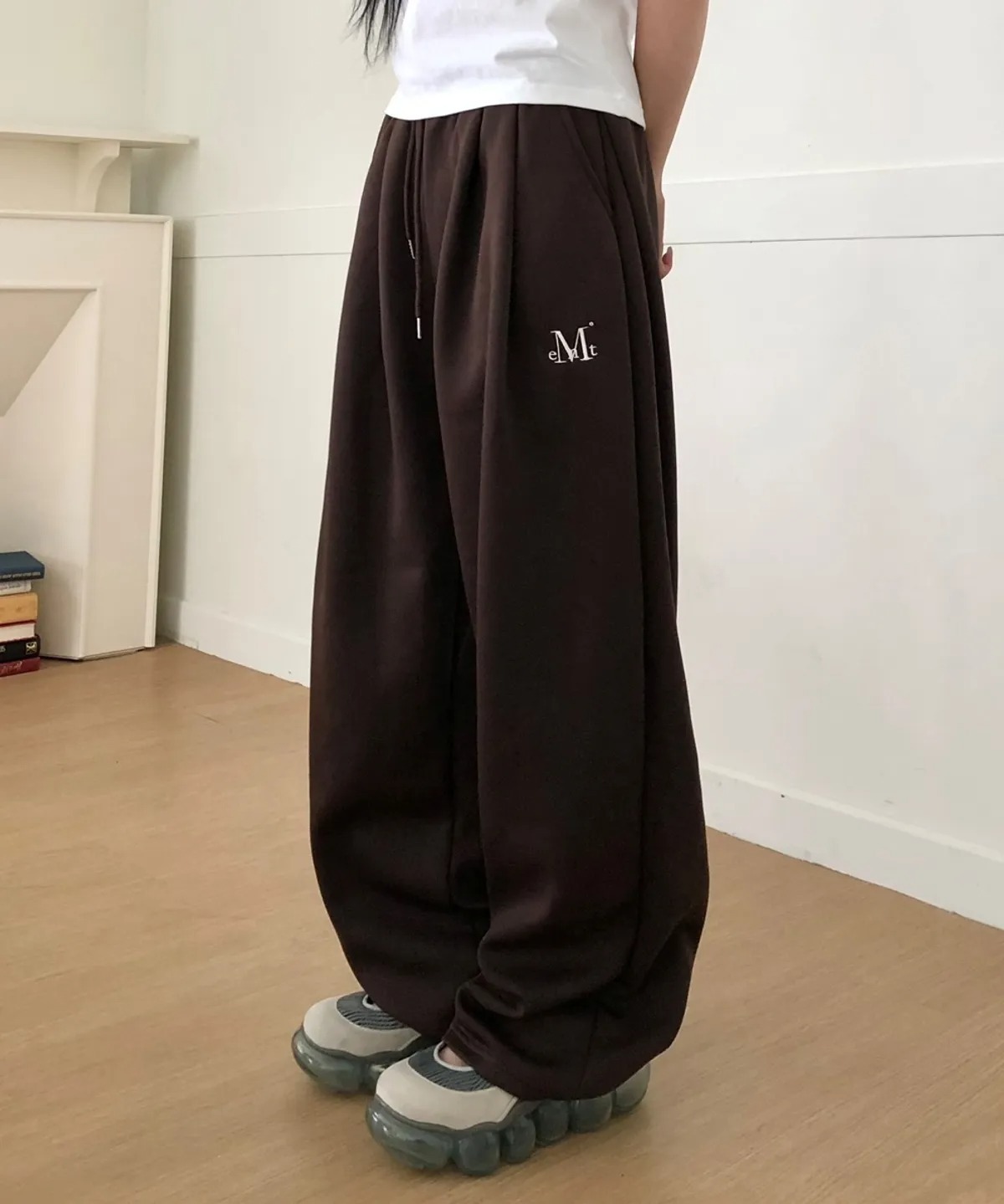 MUCENT SIWOOD Six Pintuck Wide Sweat Pants