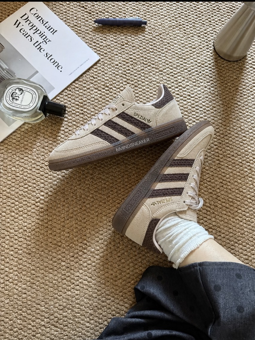 <阿迪調色盤🎨>ADIDAS HANDBALL SPEZIAL SHOES 麂皮卡其棕