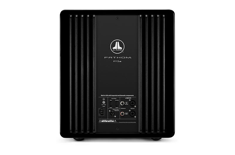 JL Audio Fathom V2 背板 開關式擴音及輸入端子 官方圖片