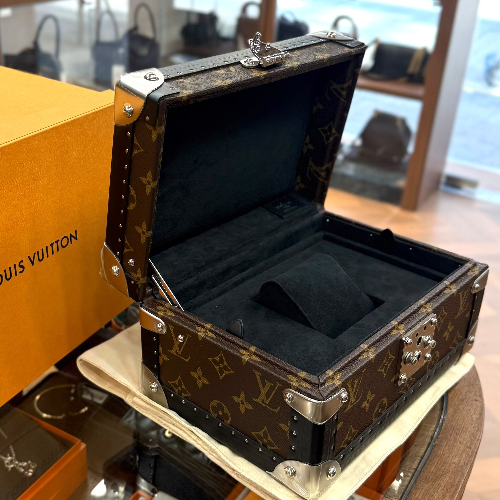 限量版~ LV 硬箱 MONOGRAM COFFRET WATCH CASE BLACK #收納盒 #BRAND NEW