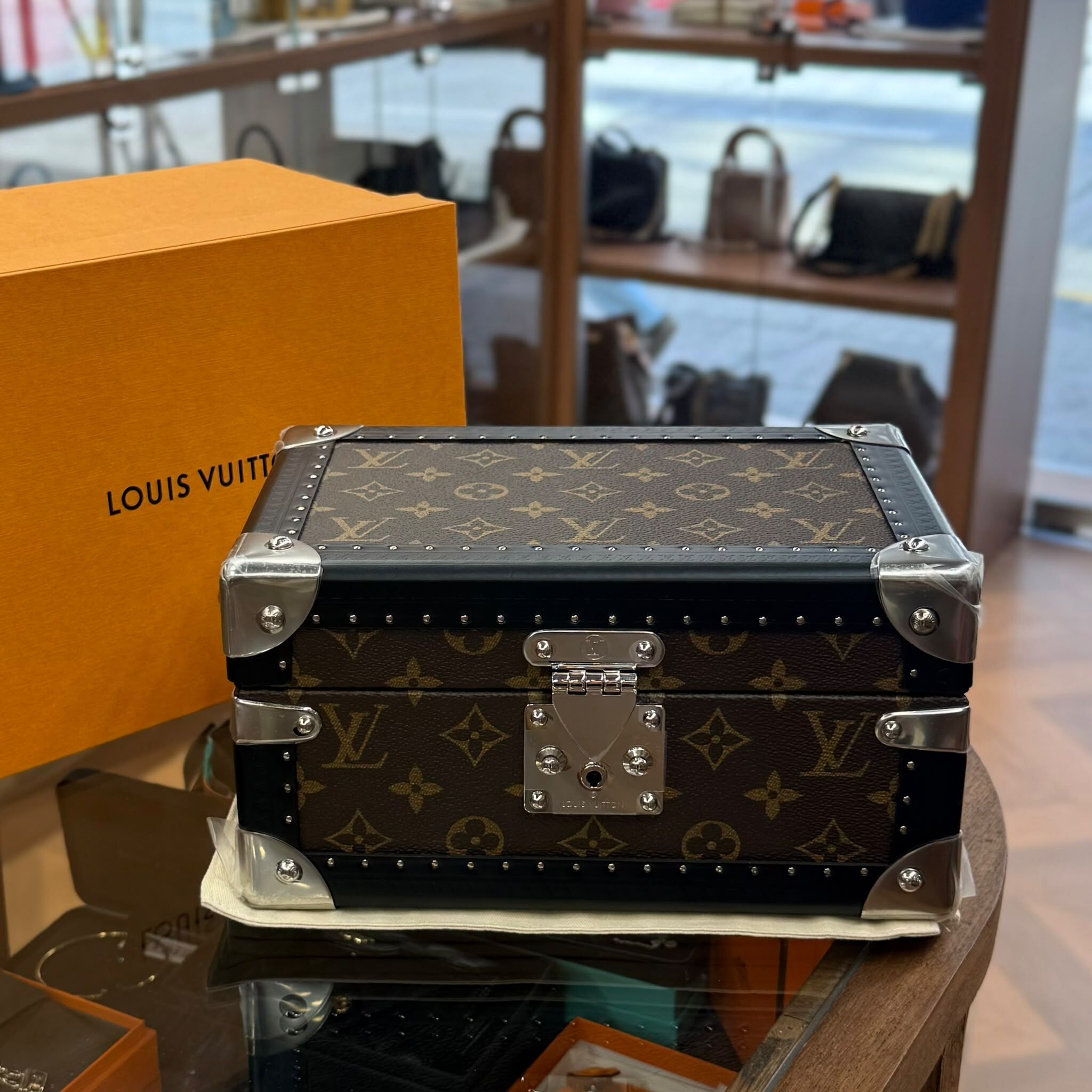 限量版~ LV 硬箱 MONOGRAM COFFRET WATCH CASE BLACK #收納盒 #BRAND NEW