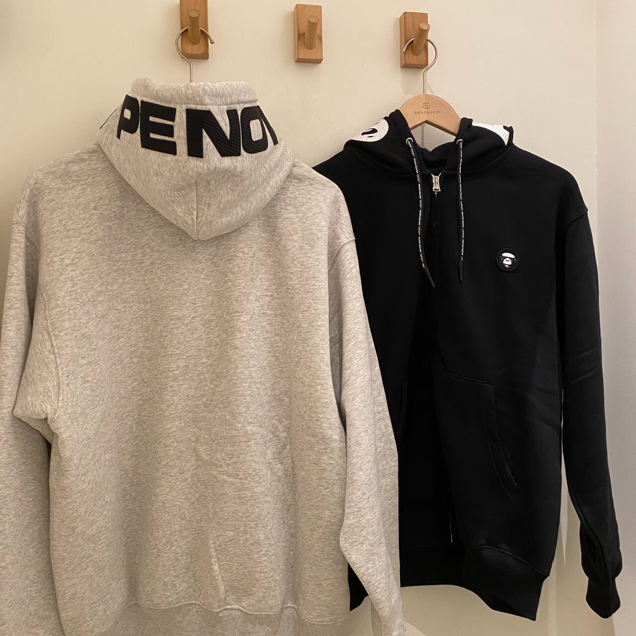 AAPE 帽沿刺繡字母連帽外套 MC358XXR/MC358XAR
