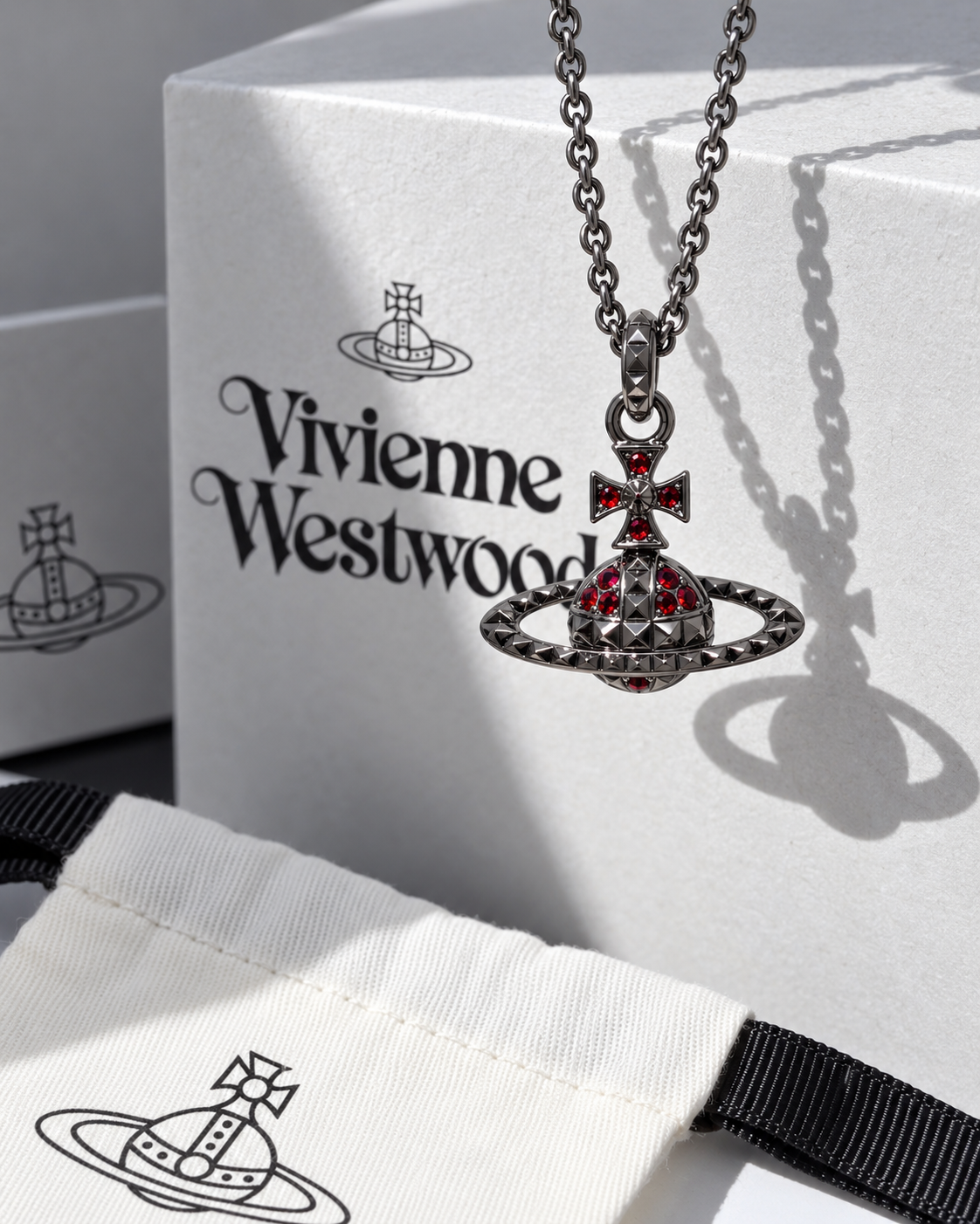 <叛逆Y2K酷辣風🥵>Vivienne Westwood Mavfair Bas relief 西太后 土星 立體浮雕 黑紅 項鍊 槍灰色
