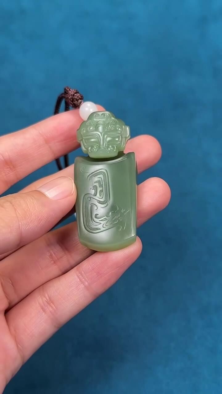 和田玉獸首夔龍紋佩,天然和田玉軟玉