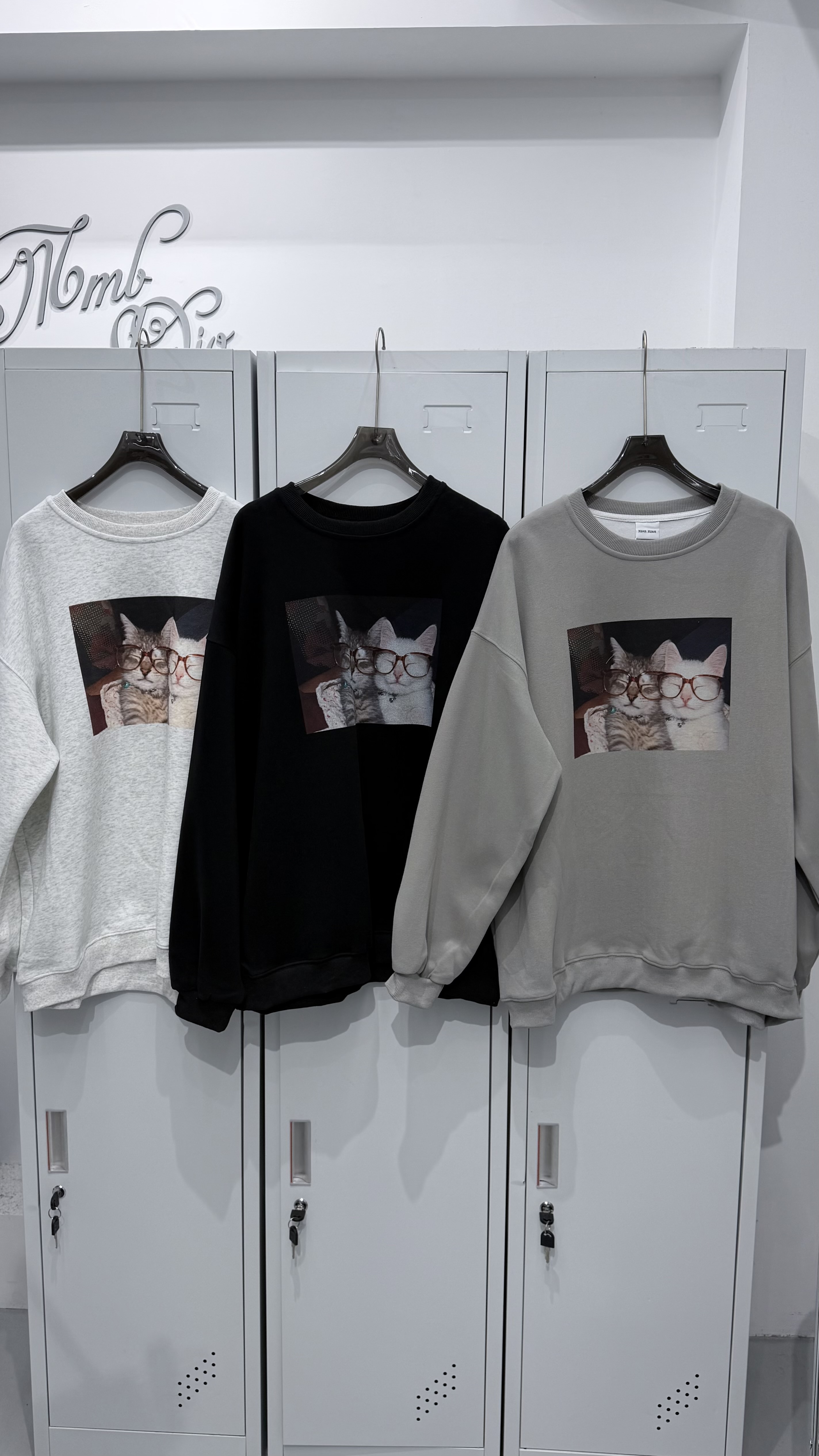 眼鏡貓貓大學tee