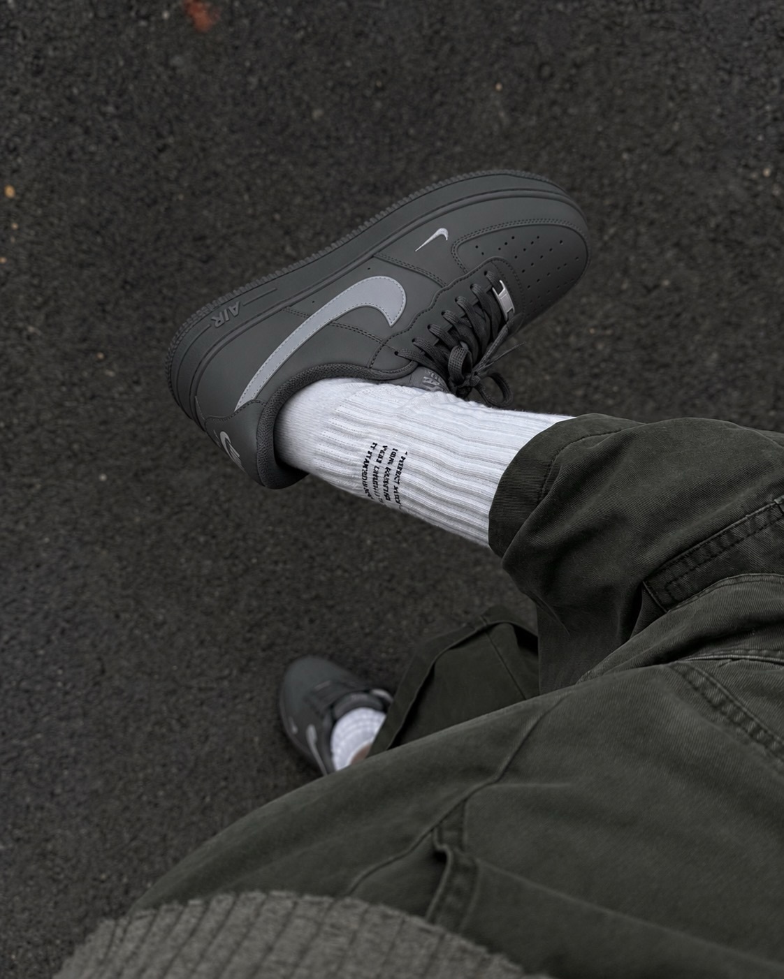 (預訂) Nike Air Force 1 Low - Carbon Fiber Swoosh Newsprint College Grey