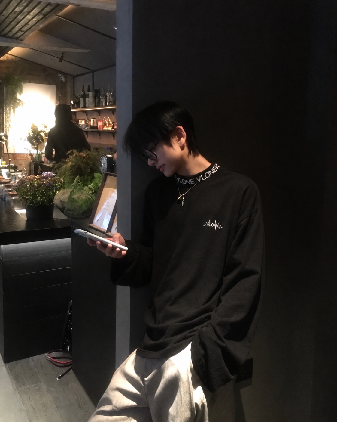 Vlone 美式 高領 文字 經典 大V LOGO 寬鬆 個性 長T VLLT24001