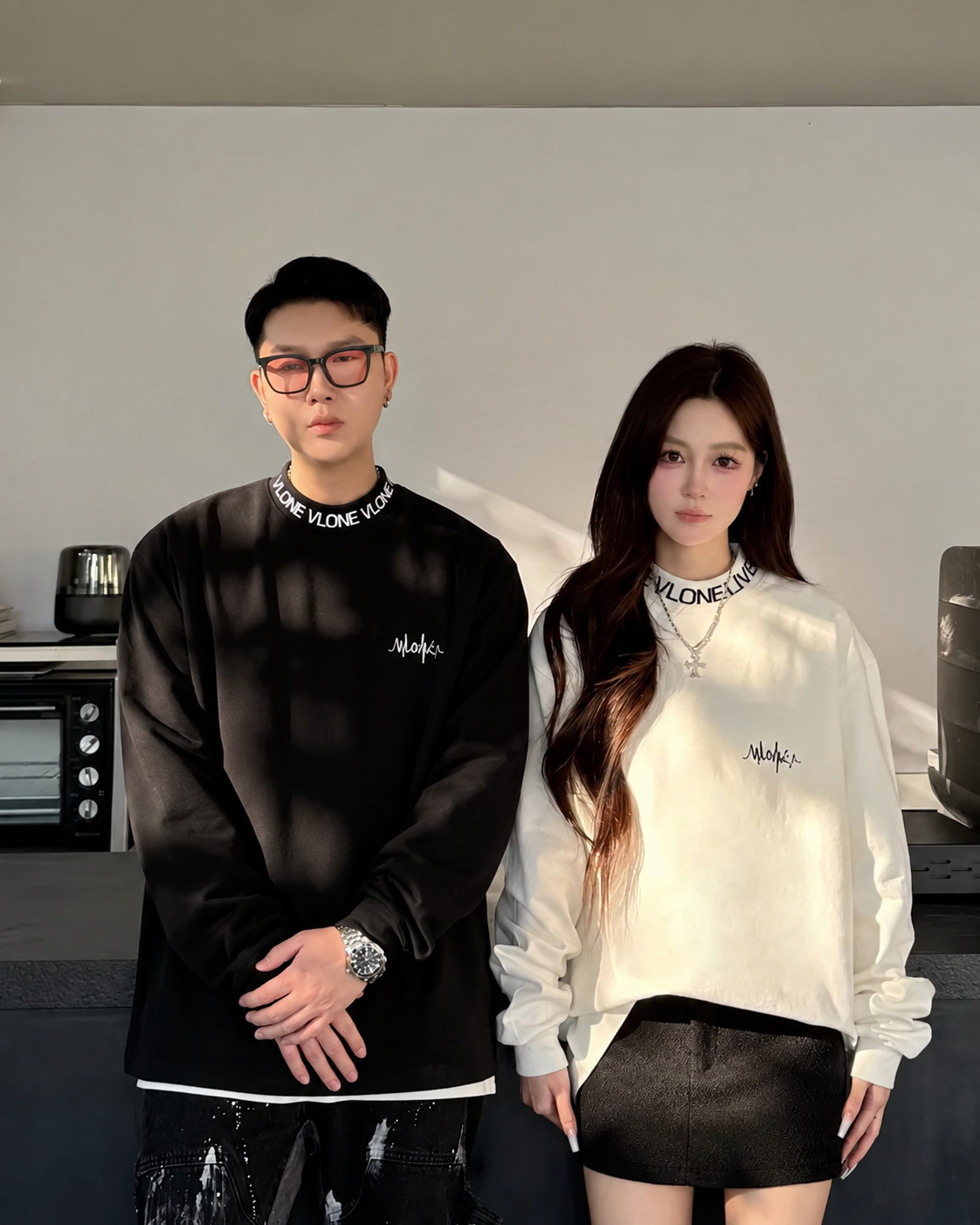 Vlone 美式 高領 文字 經典 大V LOGO 寬鬆 個性 長T VLLT24001