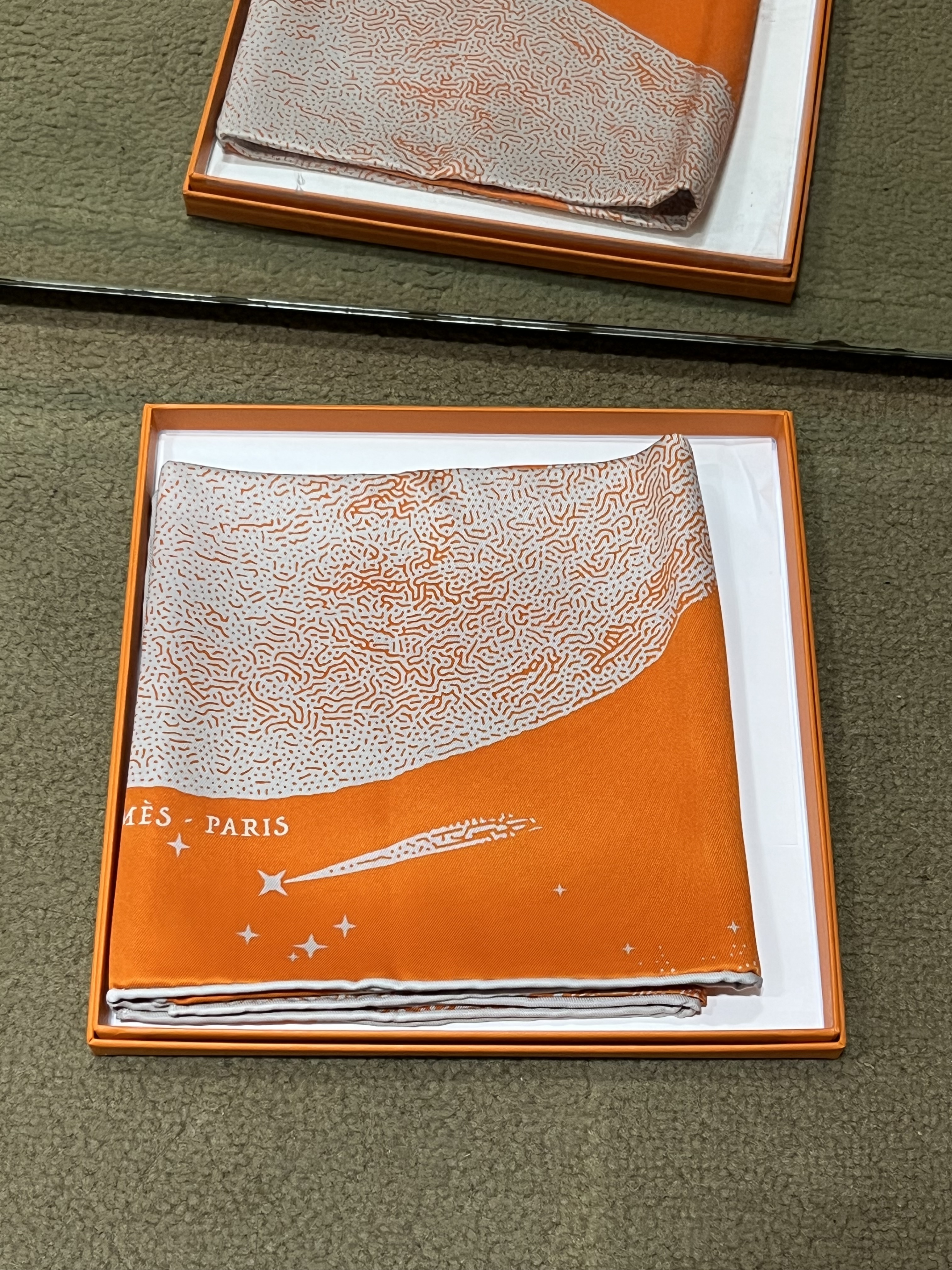 Clair de Lune scarf 70x70cm orange/beige clair