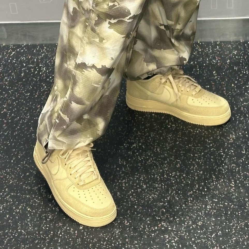 NIKE W AIR FORCE 1 奶茶 麂皮 皮革拼接 休閒 女款 IB4001-200