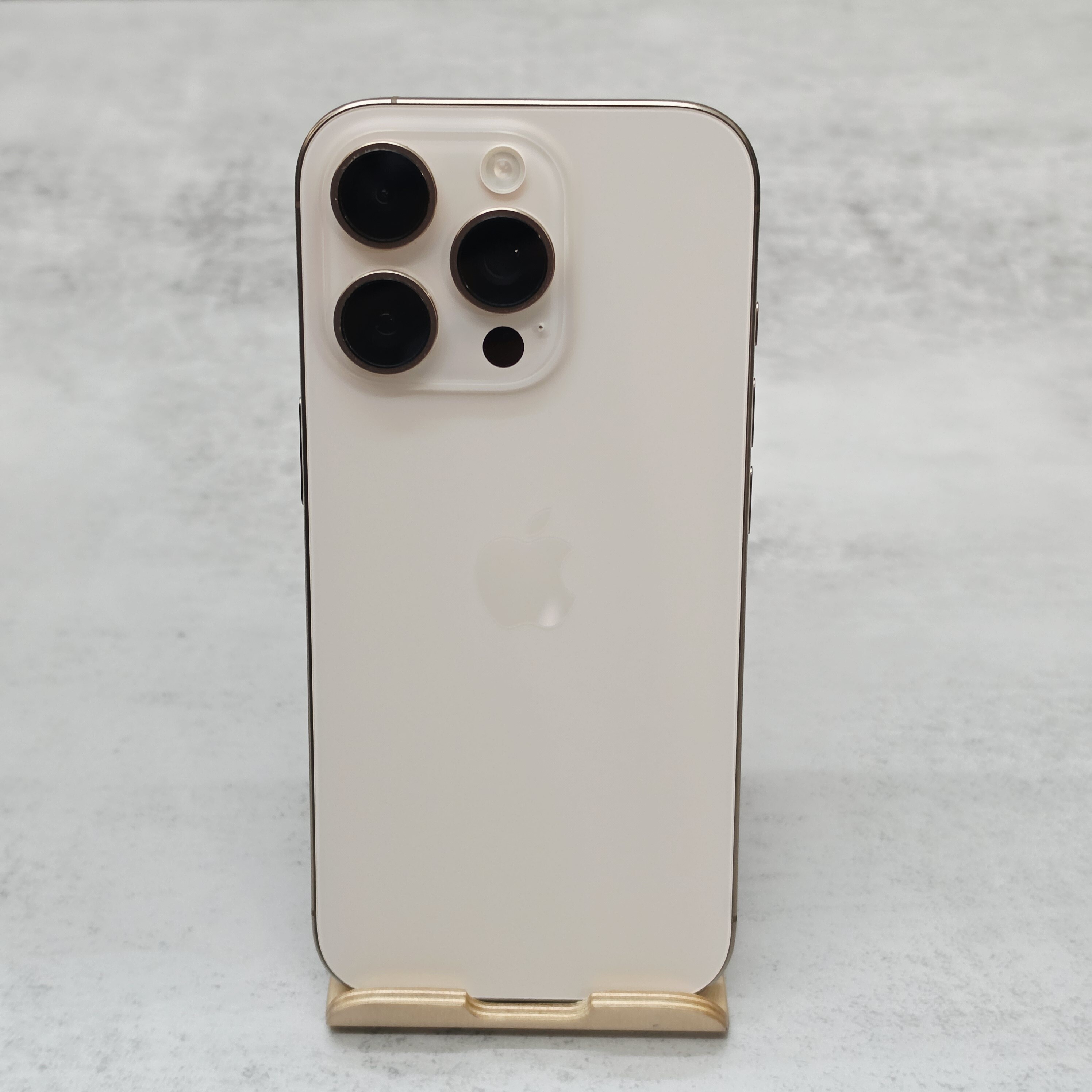 二手 iPhone｜iPhone 16 Pro 256G 沙漠金