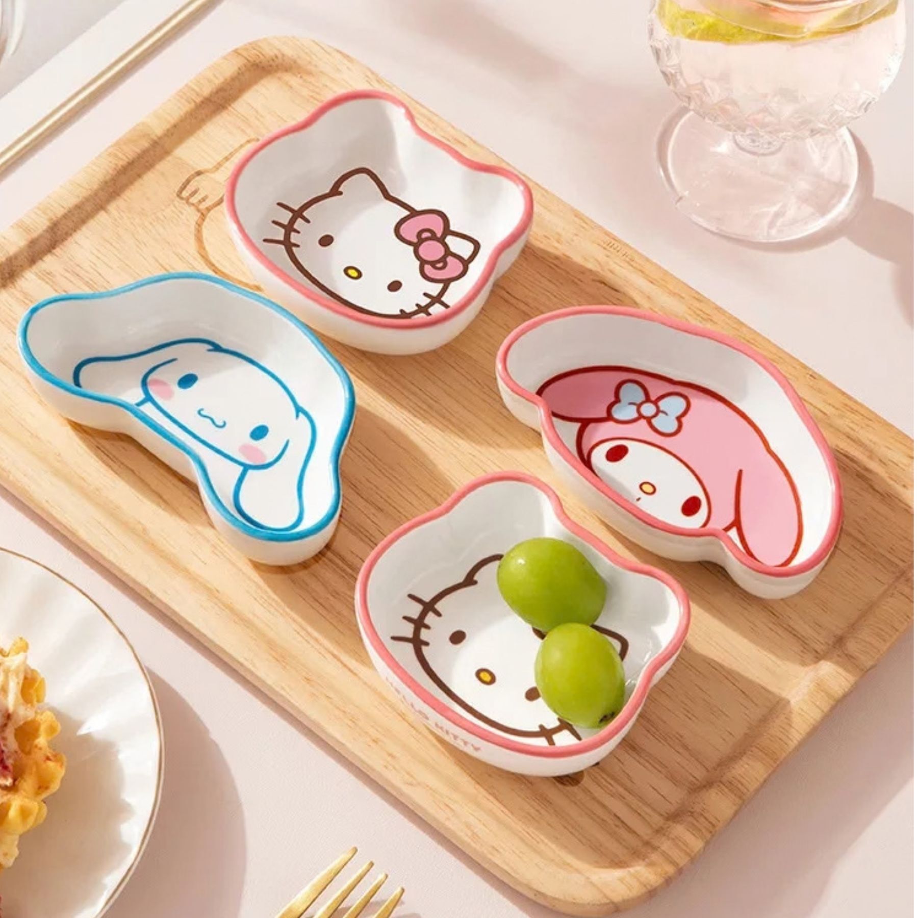 Hello Kitty Sanrio 陶瓷醬油碟