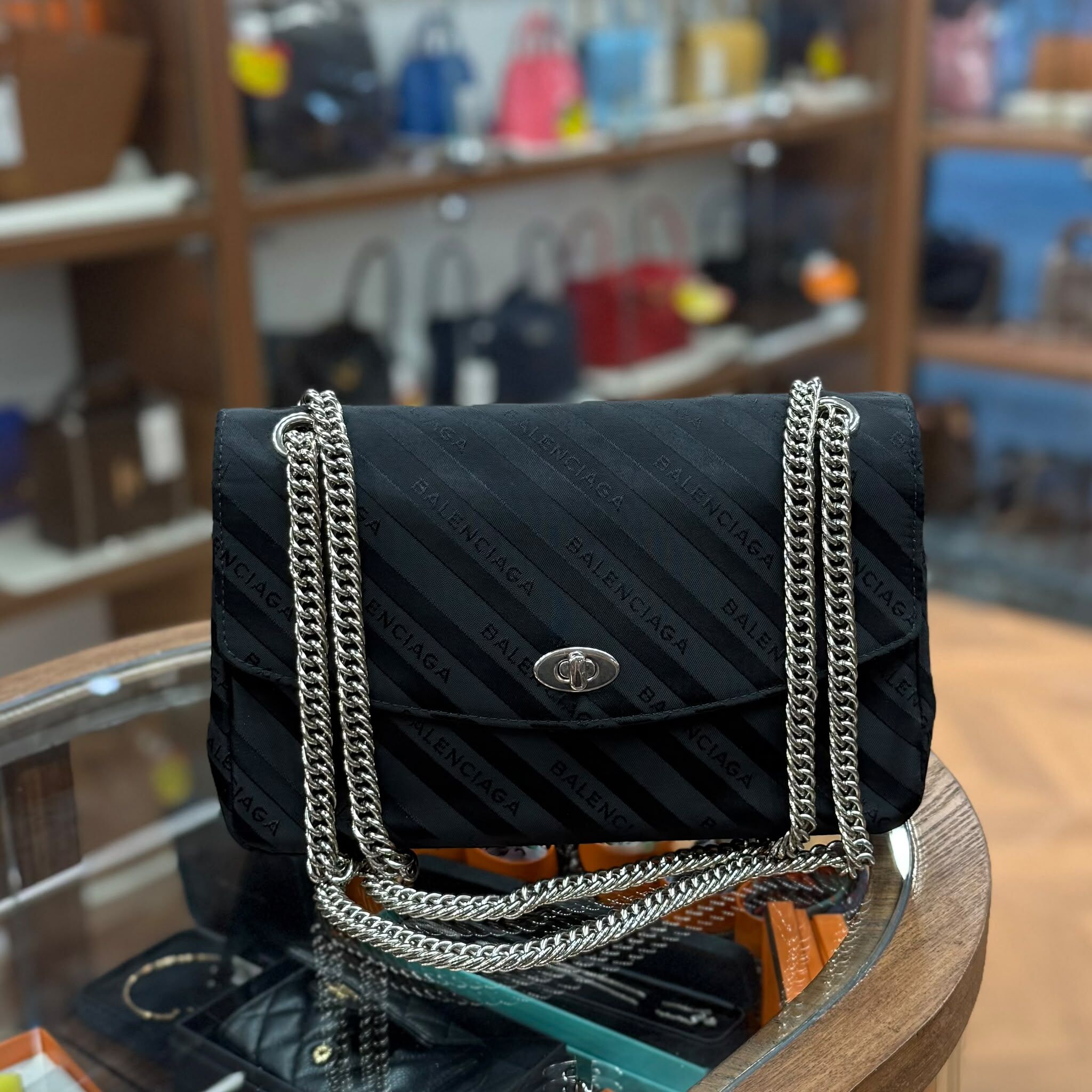 85%NEW USED BALENCIAGA 黑色LOGO尼龍緞面銀鏈 LOCK ROUND #巴黎世家