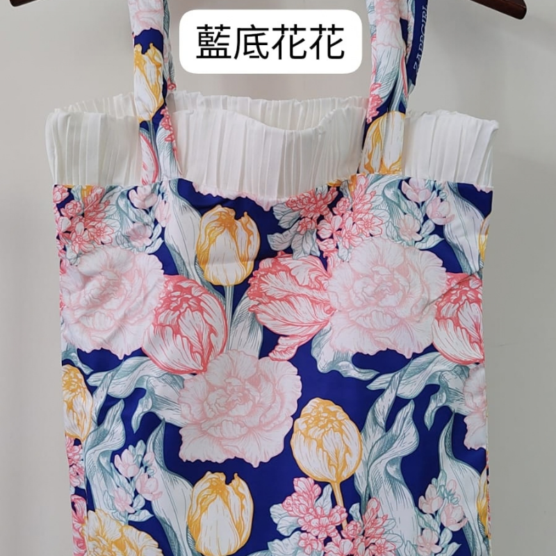 HOT-CCG0926-323 Pleatbagnew2023size17x15藍底花花 (C123)