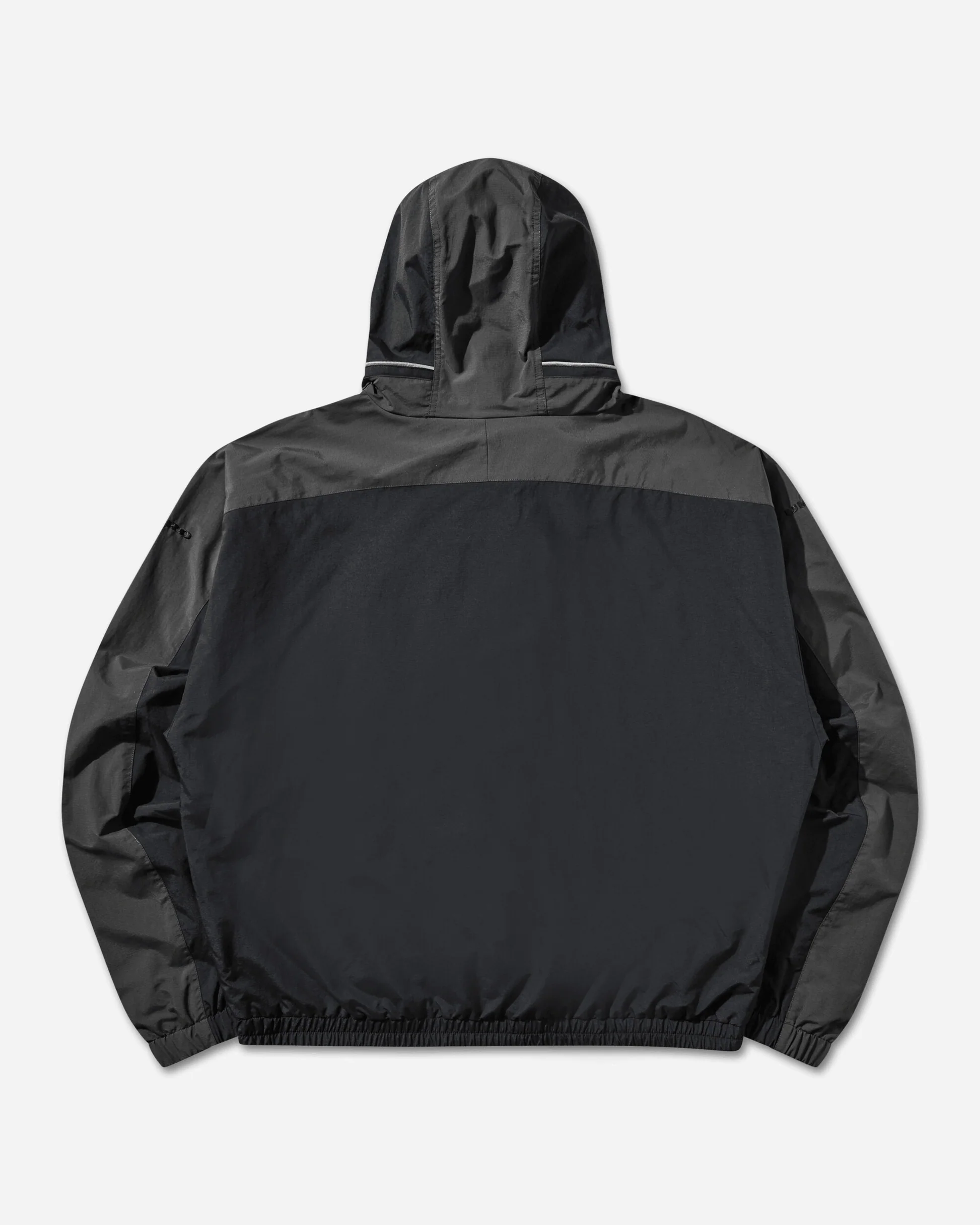 Umbro｜Bench Jacket "Dark Grey/ Carbon Black"