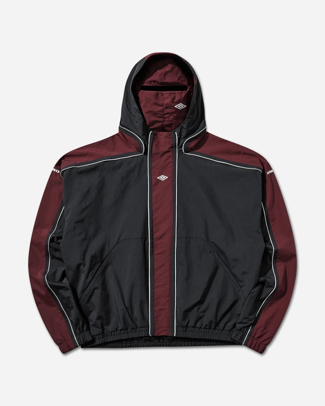 Umbro｜Bench Jacket "Burgundy/ Carbon Black"