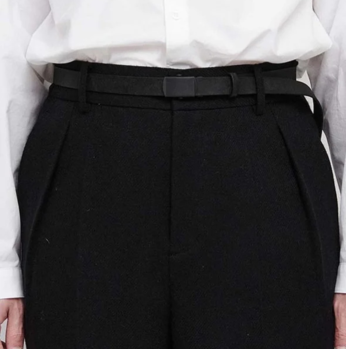 DIGAWEL LEATHER SLIDE BELT - BLACK PRE ORDER ITEM (預訂中)