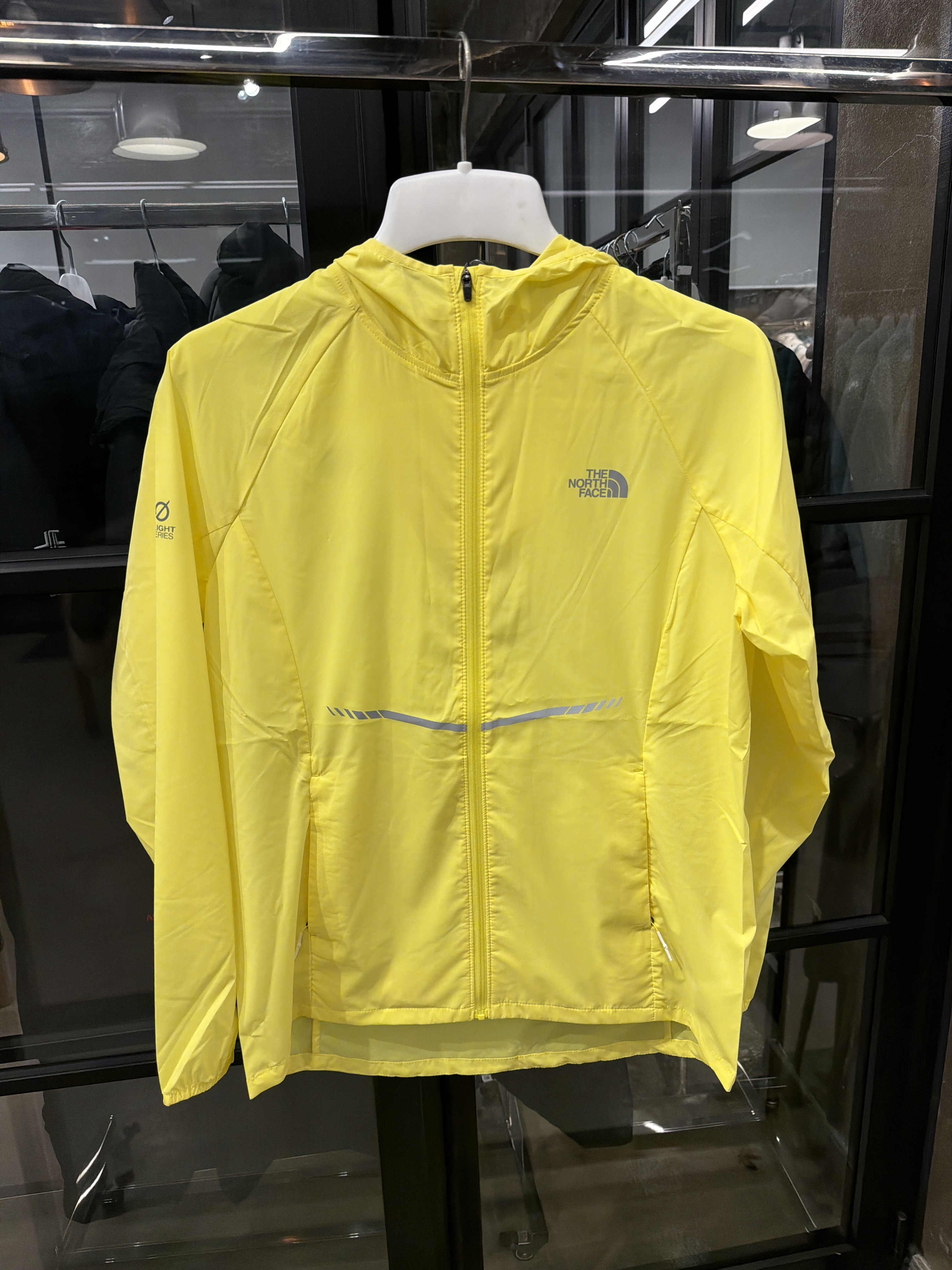 WG93 THE NORTH FACE M'S RUN BREEZE JACKET 外套 -黃色 (LEM) (NJ3LL30B)- 90(M)