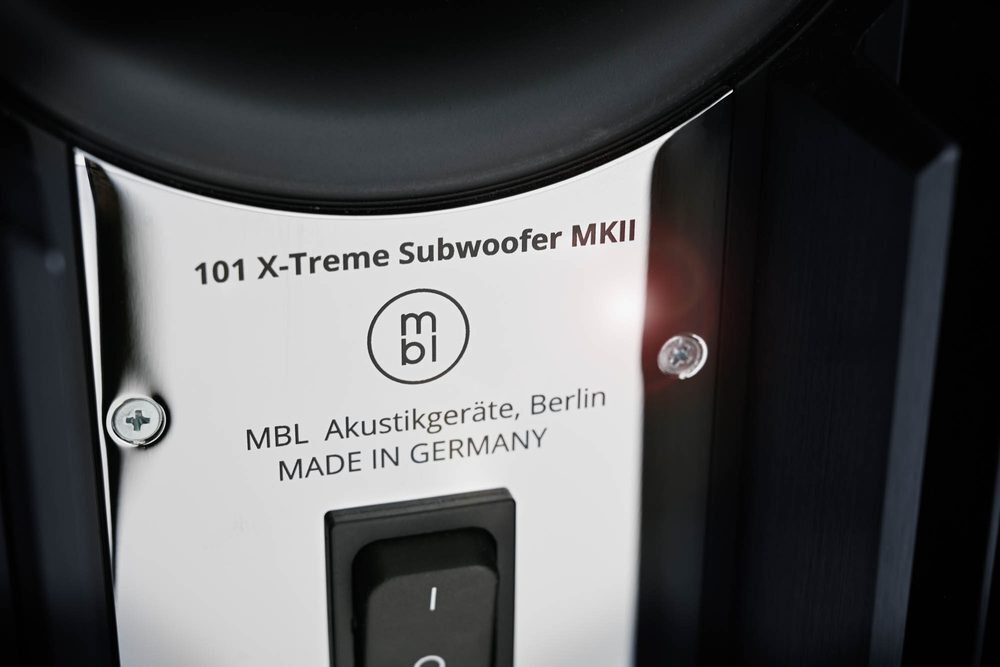 MBL 101 X-Treme 超低音塔銘牌 MBL Akustikgeräte Berlin Made in Germany