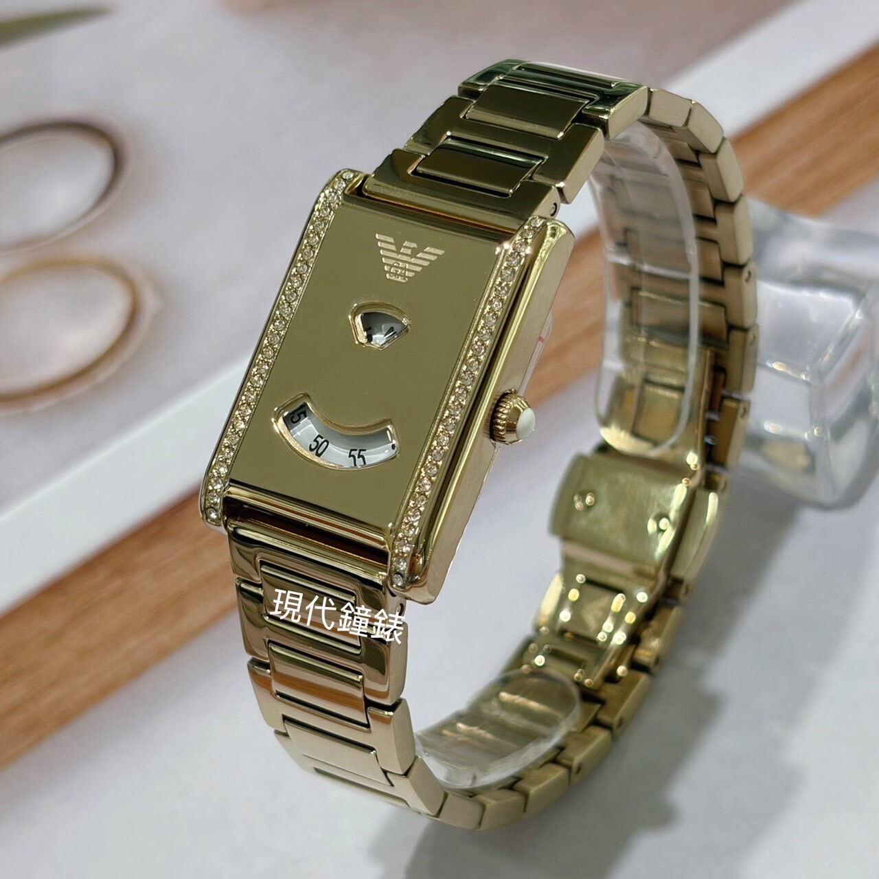【EMPORIO ARMANI 亞曼尼】阿曼尼 方型鑽簡約視窗金錶AR11812 22mm 現代鐘錶