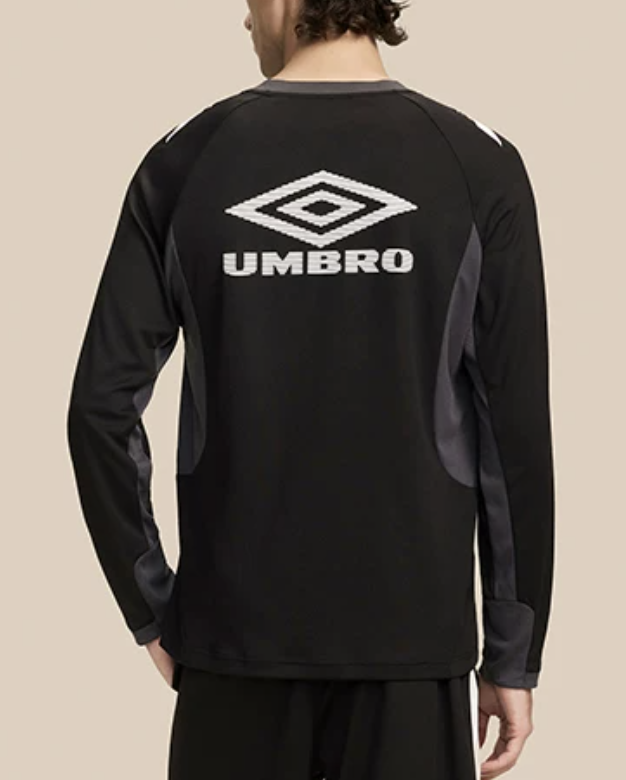 [現貨] UMBRO FW26 BIG LOGO BLOKECORE JERSEY LS | BLACK