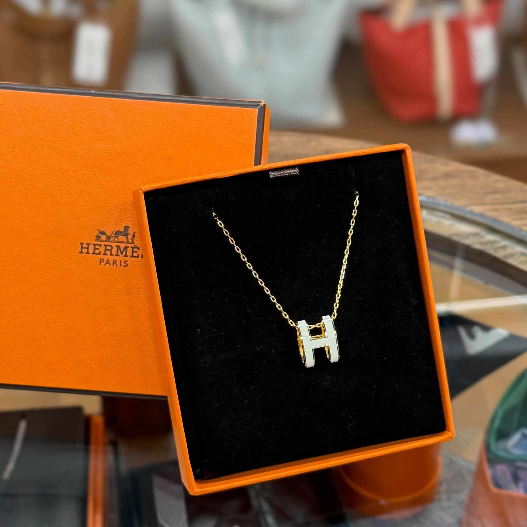 全新閑置品 HERMES NECKLACE 大POP H 白x金 #愛馬仕項鏈