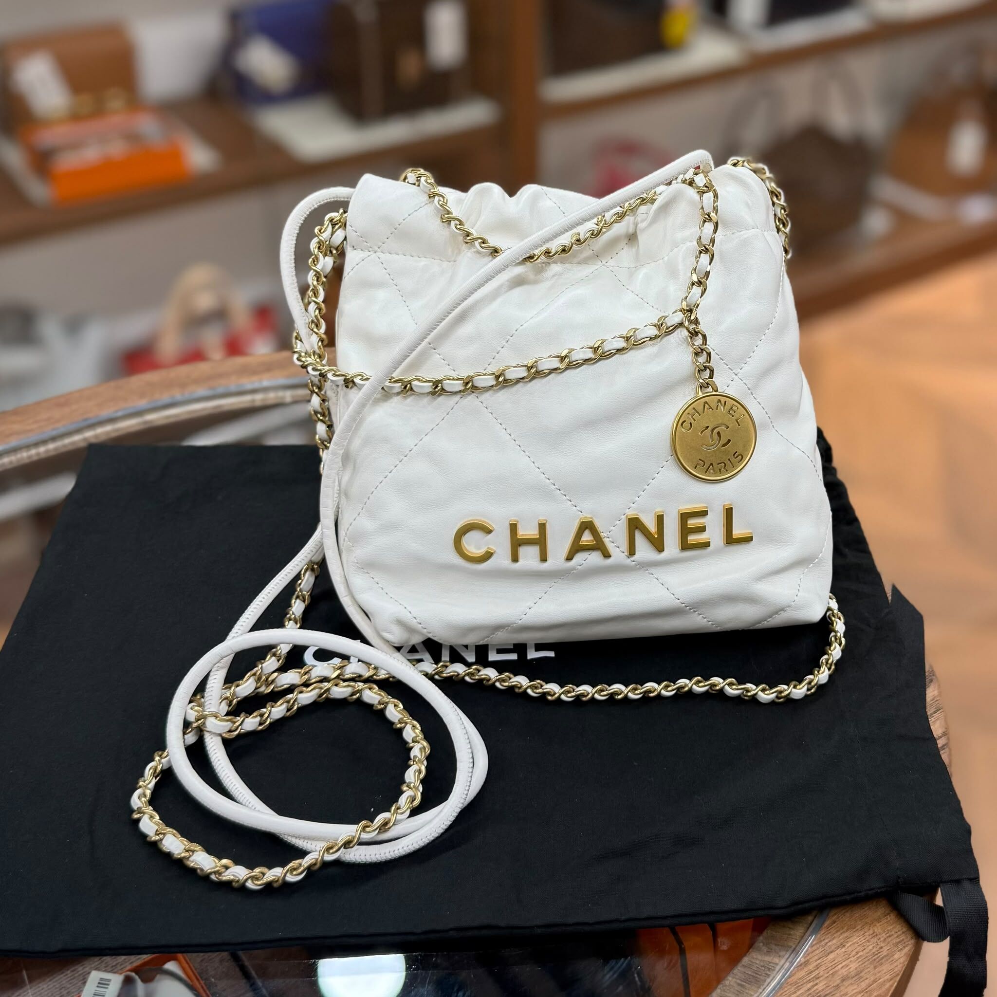95%NEW USED CHANEL 22BAG MINI 垃圾袋白色羊皮金扣 AS3980 #香奈兒