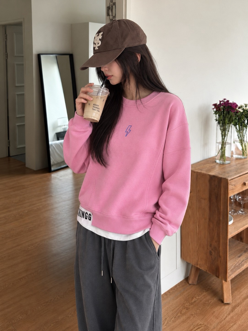 一件就有層次★閃電刺繡假兩件拼接大學T