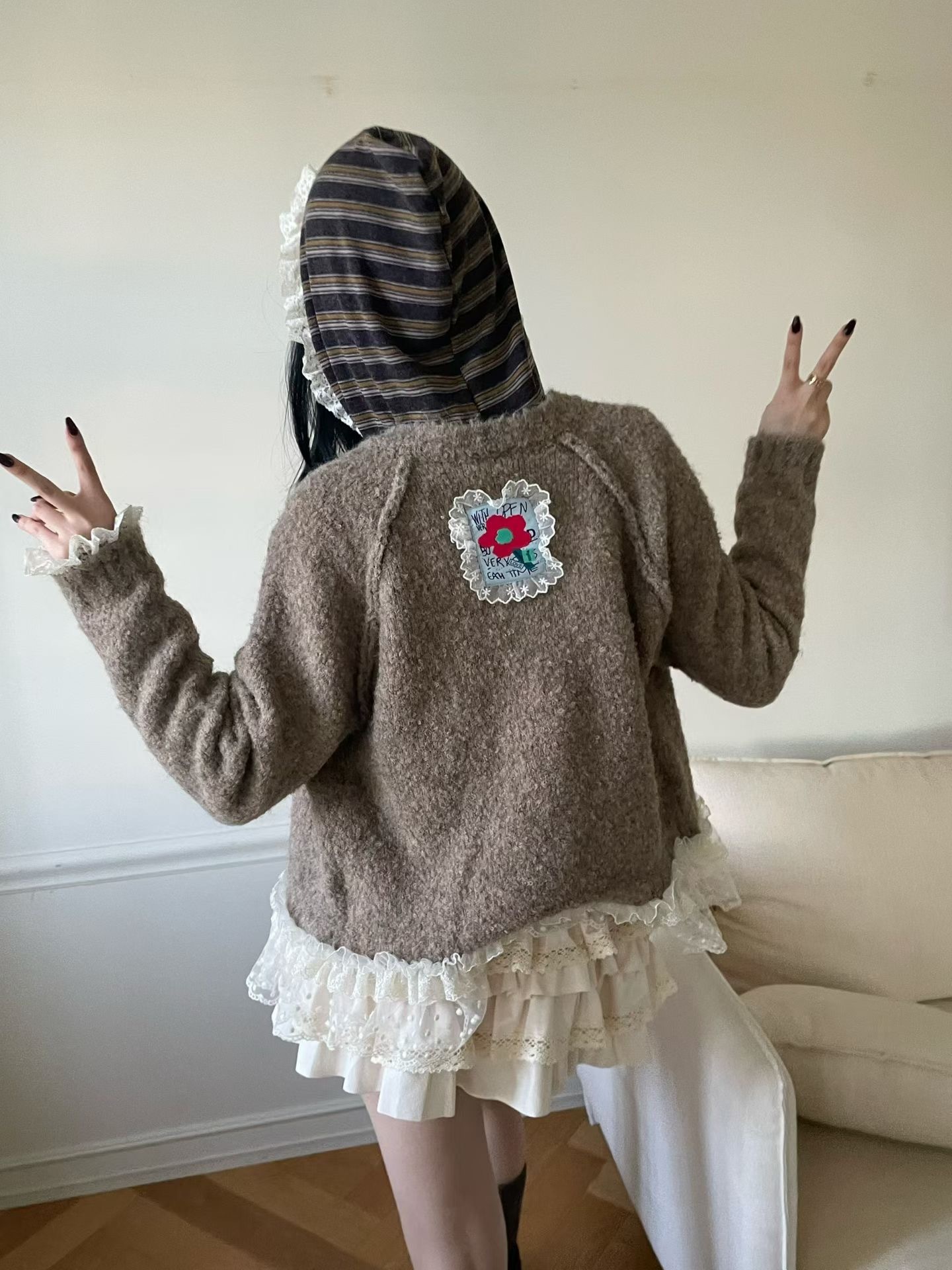 蛋糕蕾絲襬背小花針織外套