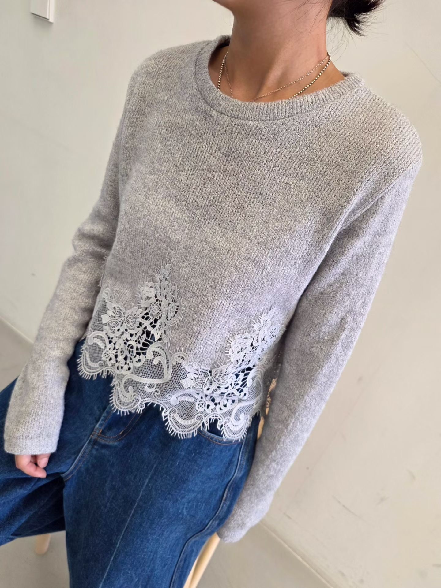 雕花蕾絲襬針織衫