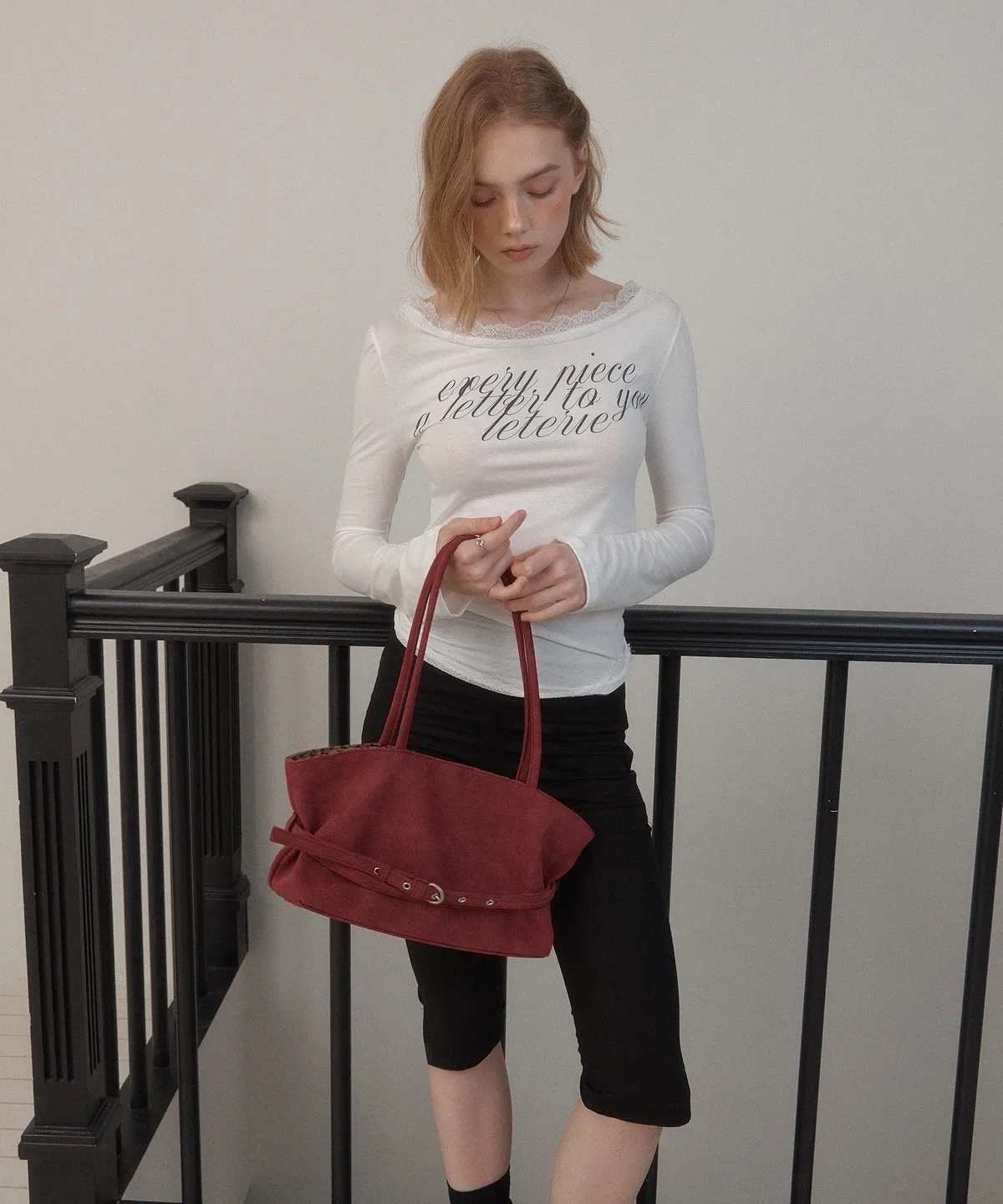 《限時團購優惠》LETERIE LACE LETTERING OFF-SHOULDER LONG SLEEVE