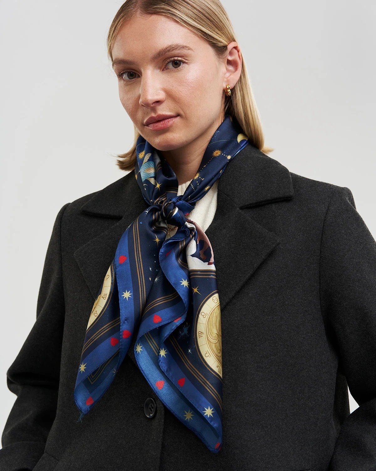 英國代購 FABLE ENGLAND Zodiac Medium Square Scarf in Navy 49282