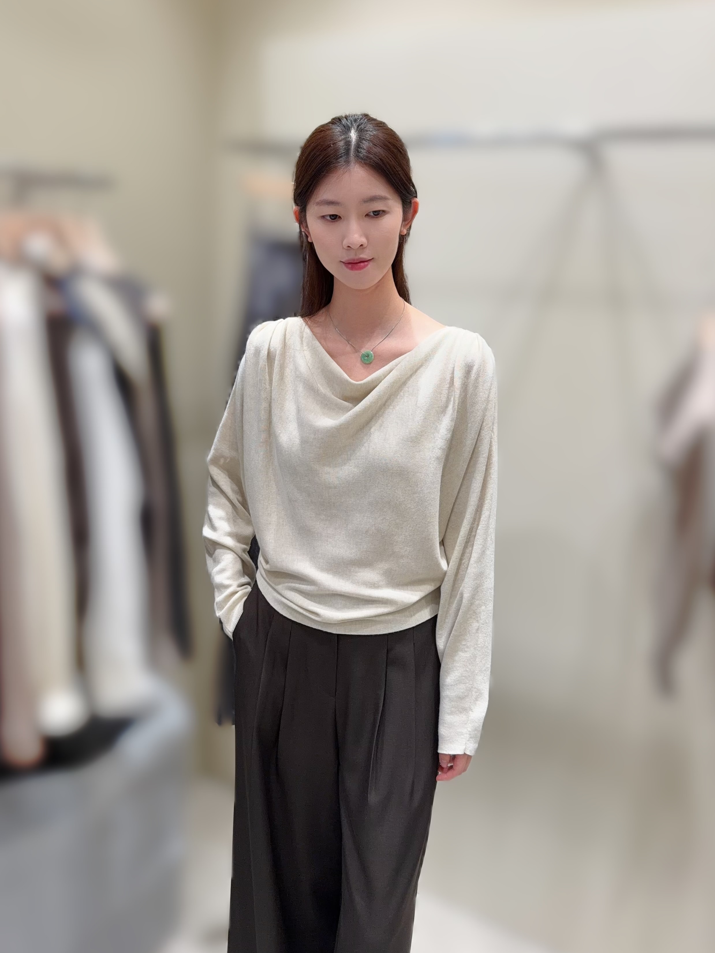 AG35 40%羊毛 胸43-52 長24 $479