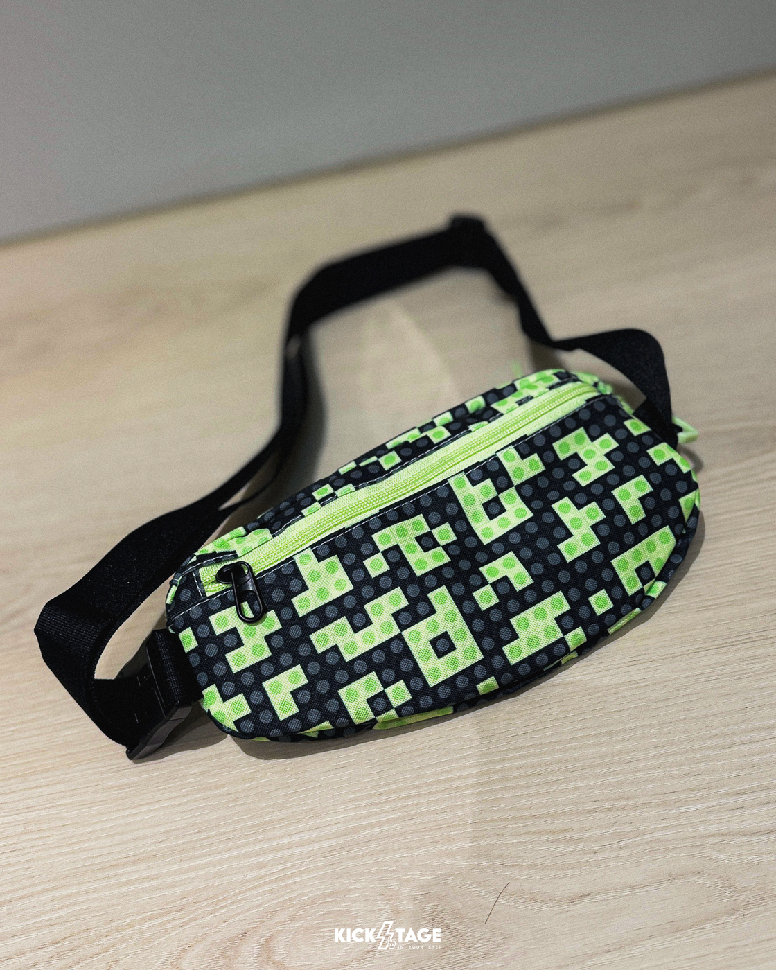LEGO X NIKE Collection Waistpack (3L) 樂高 聯名 黑綠 3L 側背包 斜跨包 腰包 輕便小包【II1665-360】UTIBG