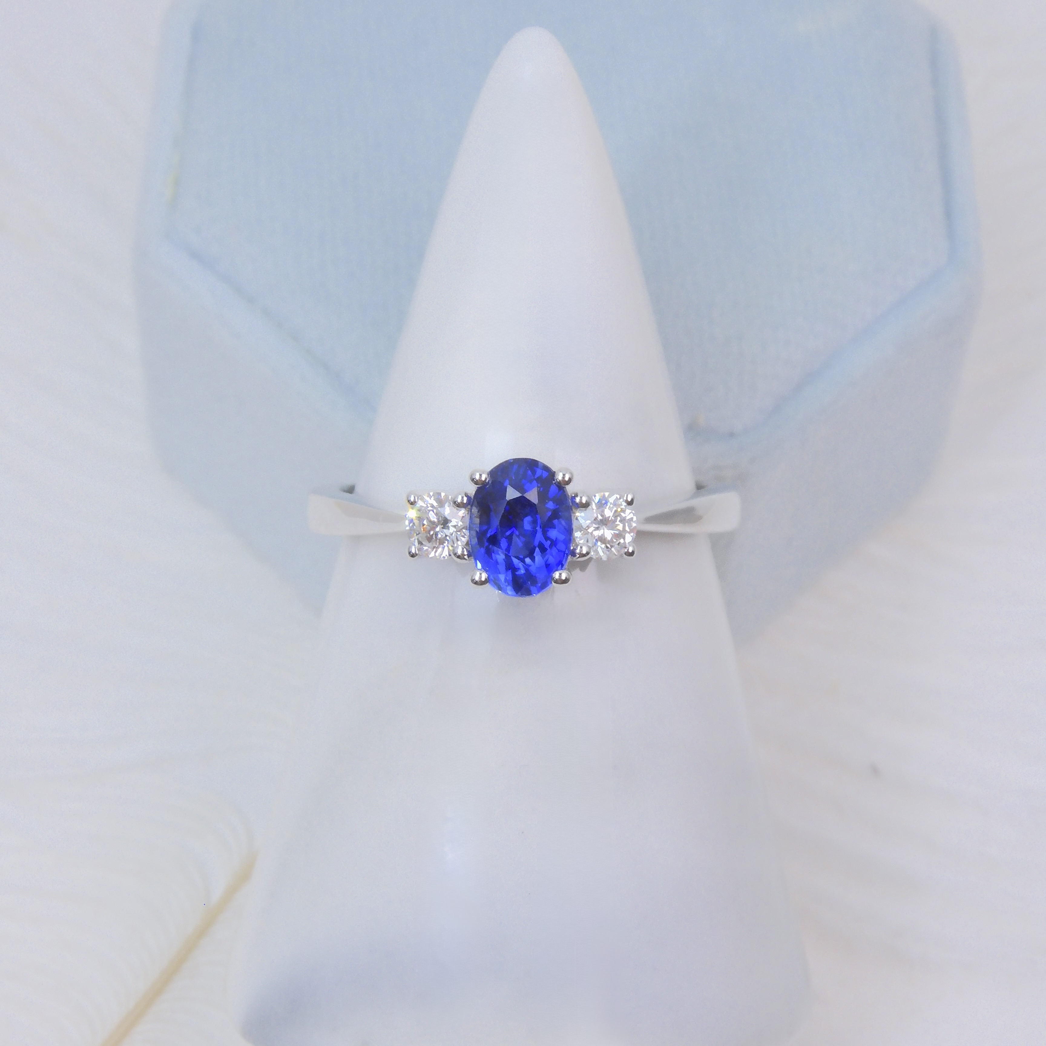 Bespoke 18K Gold 0.88ct Sapphire Ring (With Certificate)