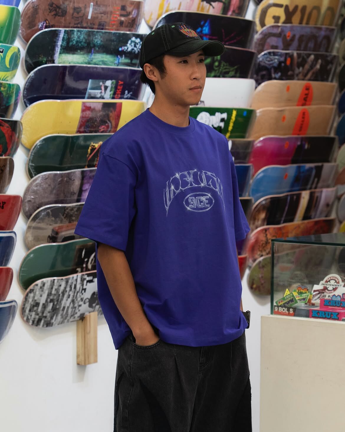idealism x 9D 光芒 短袖T 黑/藍｜ Glow Tee（26SS）