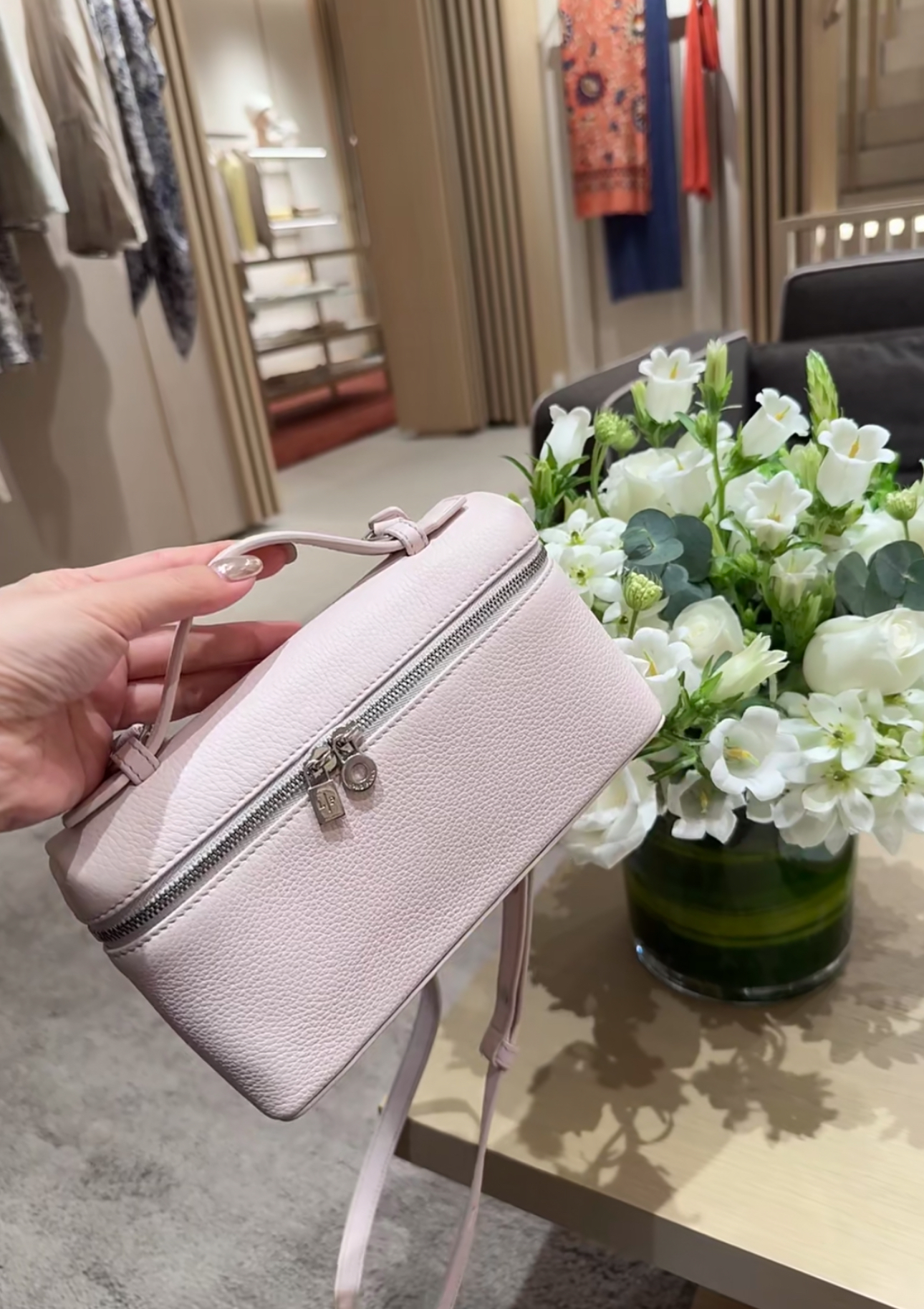 Loro Piana Extra Pocket L19 櫻花粉銀扣飯盒袋手袋
