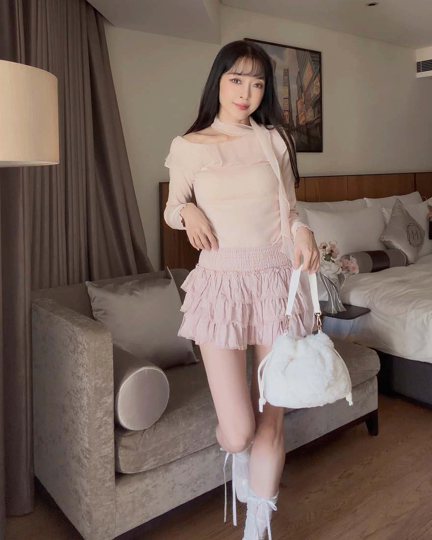 LINA LINA迷人微醺紋理荷葉滾邊繞帶上衣-蜜桃粉