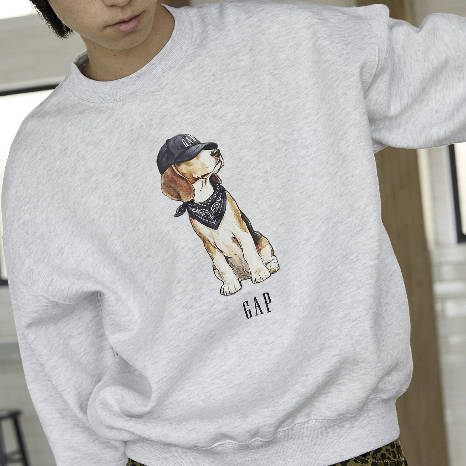 PUBLUX × GAP 絲巾狗狗圖案 印花 抓絨衛衣 大學T 111593978