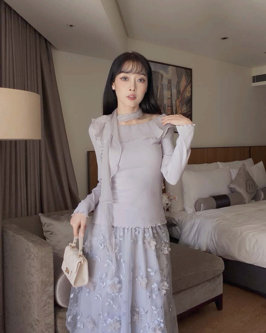 LINA LINA迷人微醺紋理荷葉滾邊繞帶上衣-唯美紫